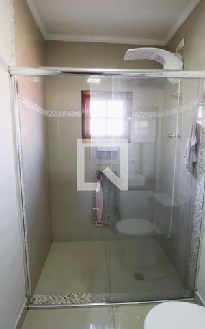 Casa à venda com 120m², 4 quartos e 2 vagasBanheiro da Suíte