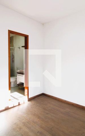 Casa à venda com 120m², 4 quartos e 2 vagasSuíte