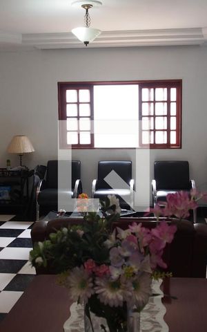 Casa à venda com 299m², 3 quartos e 2 vagasSala