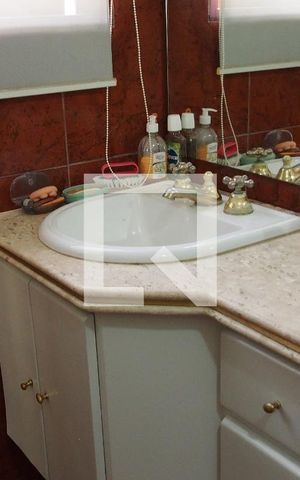 Casa à venda com 299m², 3 quartos e 2 vagasBanheiro da Suíte 1