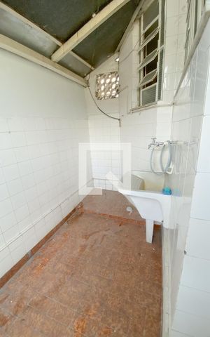 Apartamento à venda com 100m², 2 quartos e sem vaga Apartamento à venda com 100m², 2 quartos e sem vagaDetalhe da área de serviço