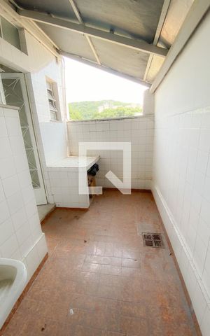 Apartamento à venda com 100m², 2 quartos e sem vaga Apartamento à venda com 100m², 2 quartos e sem vagaDetalhe da área de serviço