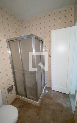 Apartamento à venda com 100m², 2 quartos e sem vaga Apartamento à venda com 100m², 2 quartos e sem vagaBanheiro