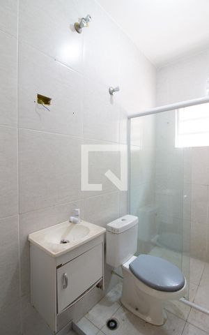 Casa à venda com 150m², 3 quartos e 4 vagas Casa à venda com 150m², 3 quartos e 4 vagasBanheiro