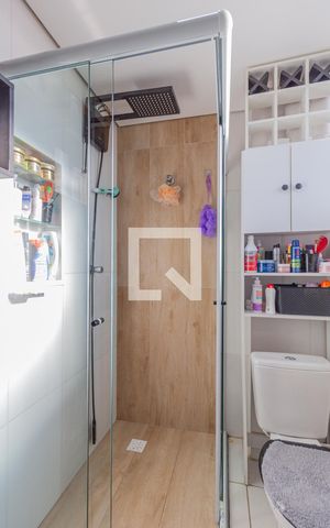Apartamento para alugar com 66m², 2 quartos e 1 vaga Apartamento para alugar com 66m², 2 quartos e 1 vagaBanheiro