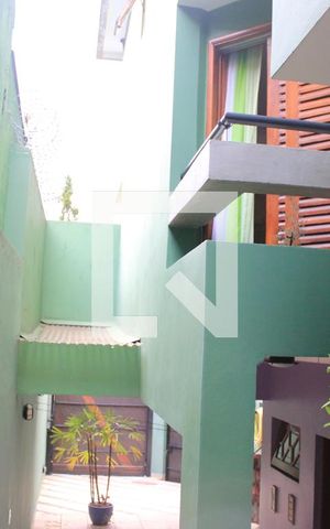 Casa à venda com 157m², 3 quartos e 4 vagasQuiontal lateral/Acesso ao imóvel
