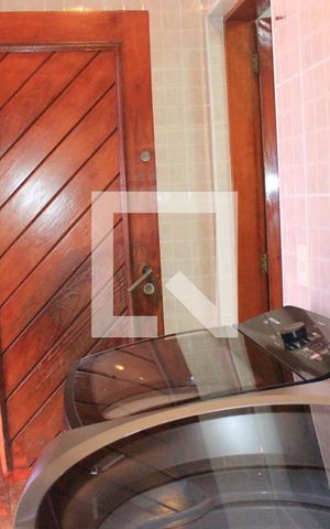 Casa à venda com 157m², 3 quartos e 4 vagasLavanderia