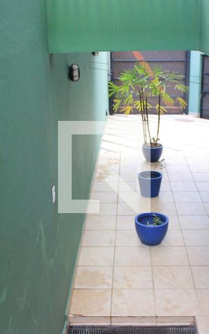 Casa à venda com 157m², 3 quartos e 4 vagasQuiontal lateral/Acesso ao imóvel