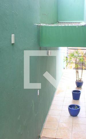 Casa à venda com 157m², 3 quartos e 4 vagasQuiontal lateral/Acesso ao imóvel