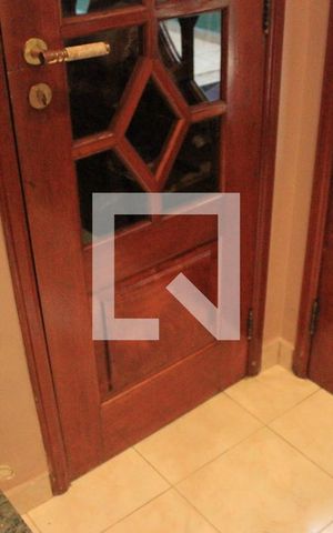 Casa à venda com 157m², 3 quartos e 4 vagasEnttrada de acesso à cozinha e lavabo