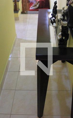 Casa à venda com 157m², 3 quartos e 4 vagasCorredor para o quarto 1