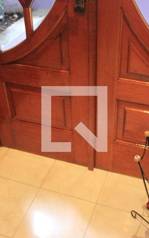 Casa à venda com 157m², 3 quartos e 4 vagasEnttrada de acesso à cozinha e lavabo