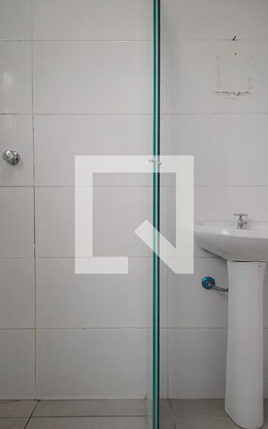 Casa de condomínio para alugar com 59m², 2 quartos e 2 vagas Casa de condomínio para alugar com 59m², 2 quartos e 2 vagasBanheiro