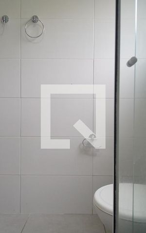 Casa de condomínio para alugar com 59m², 2 quartos e 2 vagas Casa de condomínio para alugar com 59m², 2 quartos e 2 vagasBanheiro