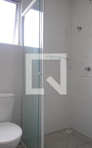Casa de condomínio para alugar com 59m², 2 quartos e 2 vagas Casa de condomínio para alugar com 59m², 2 quartos e 2 vagasBanheiro