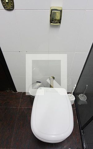 Casa à venda com 344m², 4 quartos e 6 vagasBanheiro Social