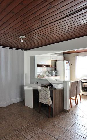 Casa à venda com 344m², 4 quartos e 6 vagasSala Edícula  