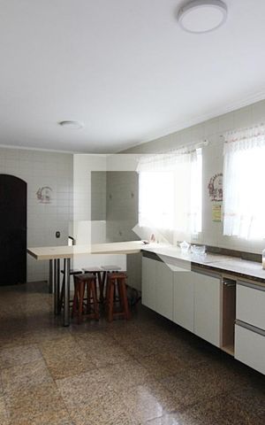 Casa à venda com 344m², 4 quartos e 6 vagasCozinha