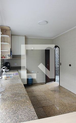 Casa à venda com 344m², 4 quartos e 6 vagasCozinha
