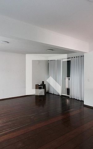 Casa à venda com 344m², 4 quartos e 6 vagasSala 