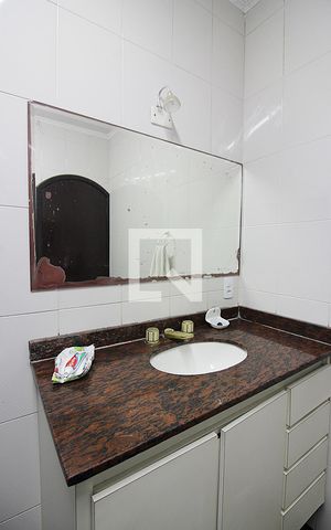 Casa à venda com 344m², 4 quartos e 6 vagasBanheiro Social