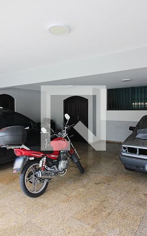 Casa à venda com 344m², 4 quartos e 6 vagasGaragem