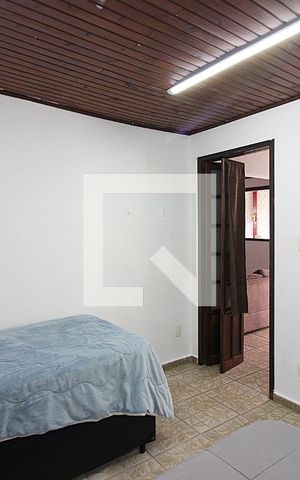 Casa à venda com 344m², 4 quartos e 6 vagasQuarto 2 Edícula  