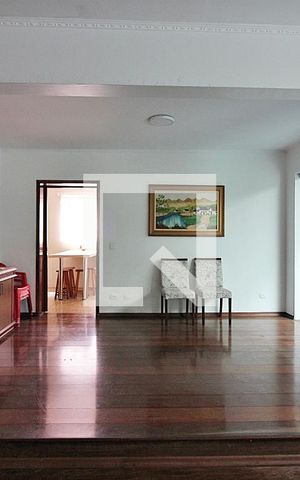 Casa à venda com 344m², 4 quartos e 6 vagasSala 