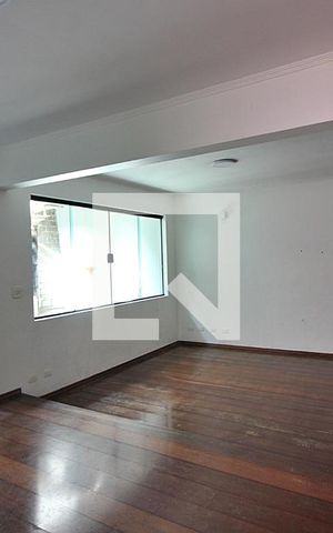 Casa à venda com 344m², 4 quartos e 6 vagasSala 