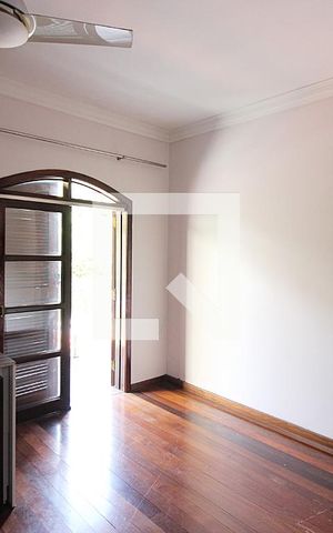 Casa à venda com 344m², 4 quartos e 6 vagasQuarto 1 - Suíte