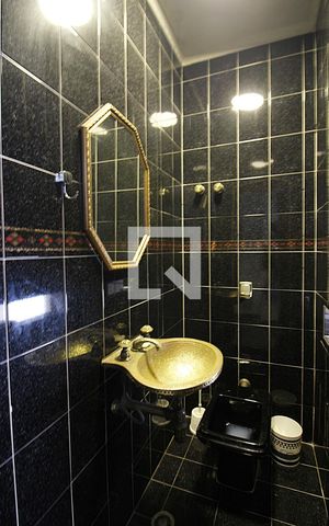 Casa à venda com 344m², 4 quartos e 6 vagasLavabo