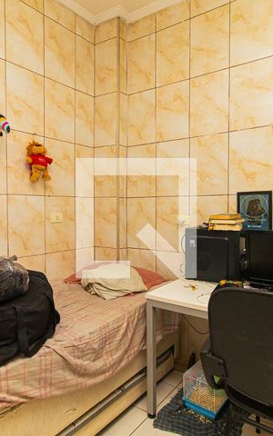 Casa à venda com 100m², 5 quartos e sem vaga Casa à venda com 100m², 5 quartos e sem vagaKitnet da Casa