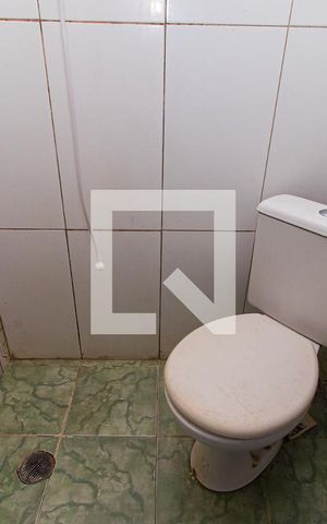 Casa à venda com 100m², 5 quartos e sem vaga Casa à venda com 100m², 5 quartos e sem vagaKitnet da Casa