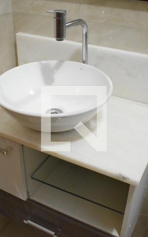 Casa para alugar com 60m², 2 quartos e 2 vagasBanheiro