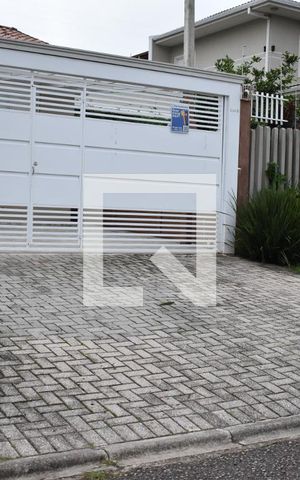Casa para alugar com 60m², 2 quartos e 2 vagasFachada