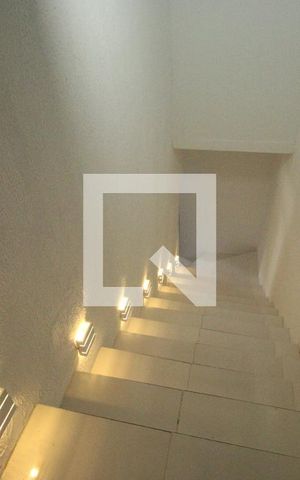 Apartamento à venda com 150m², 2 quartos e 1 vagaEscada