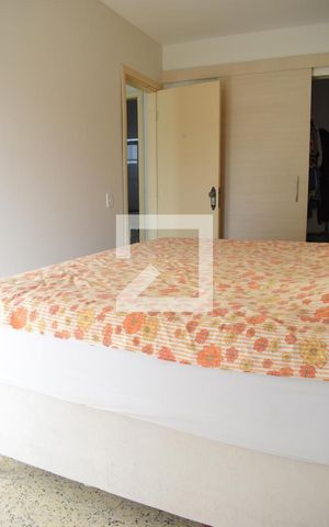 Casa de condomínio para alugar com 120m², 3 quartos e 2 vagasSuíte
