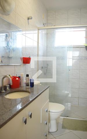 Casa de condomínio para alugar com 120m², 3 quartos e 2 vagasBanheiro 2