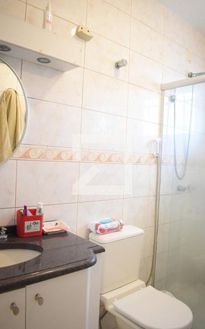 Casa de condomínio para alugar com 120m², 3 quartos e 2 vagasBanheiro da Suíte