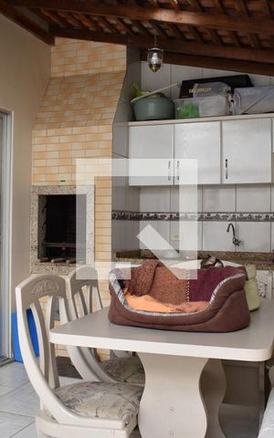 Casa de condomínio para alugar com 120m², 3 quartos e 2 vagasChurrasqueira