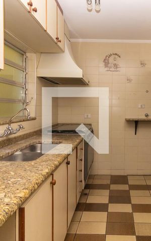 Casa à venda com 300m², 5 quartos e 2 vagas Casa à venda com 300m², 5 quartos e 2 vagasCozinha