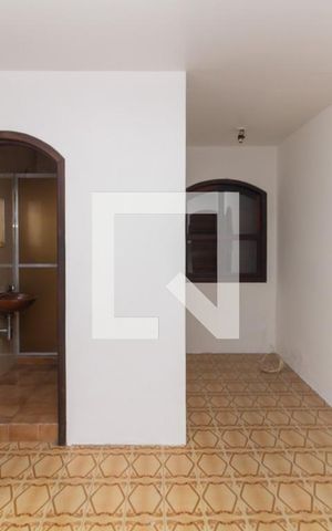 Casa à venda com 300m², 5 quartos e 2 vagas Casa à venda com 300m², 5 quartos e 2 vagasQuarto de serviço