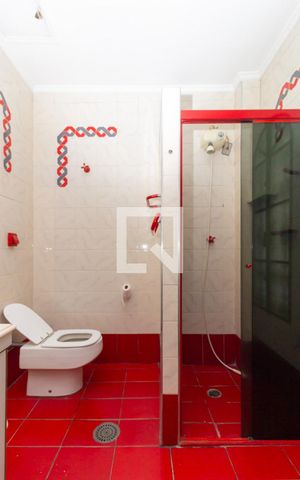 Casa à venda com 300m², 5 quartos e 2 vagas Casa à venda com 300m², 5 quartos e 2 vagasBanheiro do quarto 3