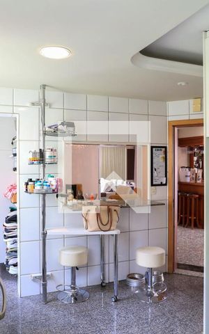 Apartamento à venda com 350m², 4 quartos e 2 vagas Apartamento à venda com 350m², 4 quartos e 2 vagasCozinha