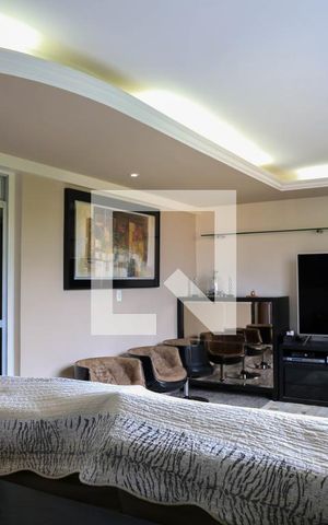 Apartamento à venda com 350m², 4 quartos e 2 vagas Apartamento à venda com 350m², 4 quartos e 2 vagasQuarto