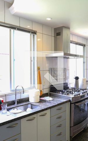 Apartamento à venda com 350m², 4 quartos e 2 vagas Apartamento à venda com 350m², 4 quartos e 2 vagasCozinha