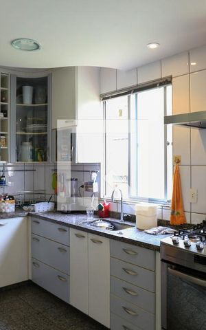 Apartamento à venda com 350m², 4 quartos e 2 vagas Apartamento à venda com 350m², 4 quartos e 2 vagasCozinha