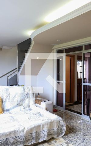 Apartamento à venda com 350m², 4 quartos e 2 vagas Apartamento à venda com 350m², 4 quartos e 2 vagasQuarto