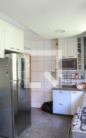 Apartamento à venda com 350m², 4 quartos e 2 vagas Apartamento à venda com 350m², 4 quartos e 2 vagasCozinha