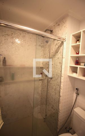 Apartamento à venda com 61m², 2 quartos e 1 vagaBanheiro da Suíte 2